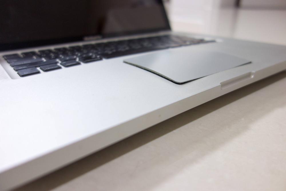 Swollen Battery and Tarckpad Macbook Pro